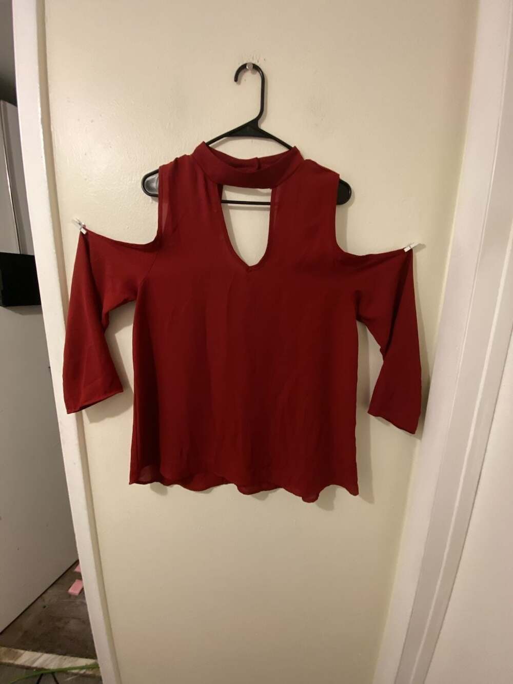 Charlotte Russe Blouse Size XL Red Choker Cold Shoulder